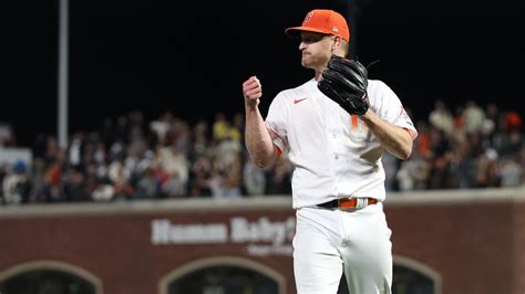 San Francisco’s Alex Cobb comes one out from no-hitter in Giants’ 6-1 win over Reds